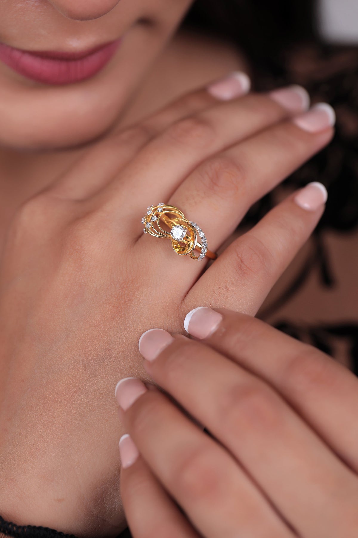 Swirl Design Diamond Ring