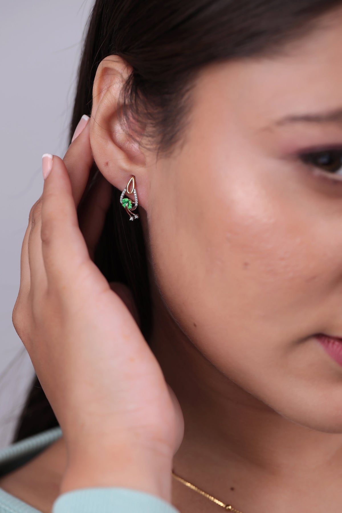 Enamel Green Four Leaf Clover Earring