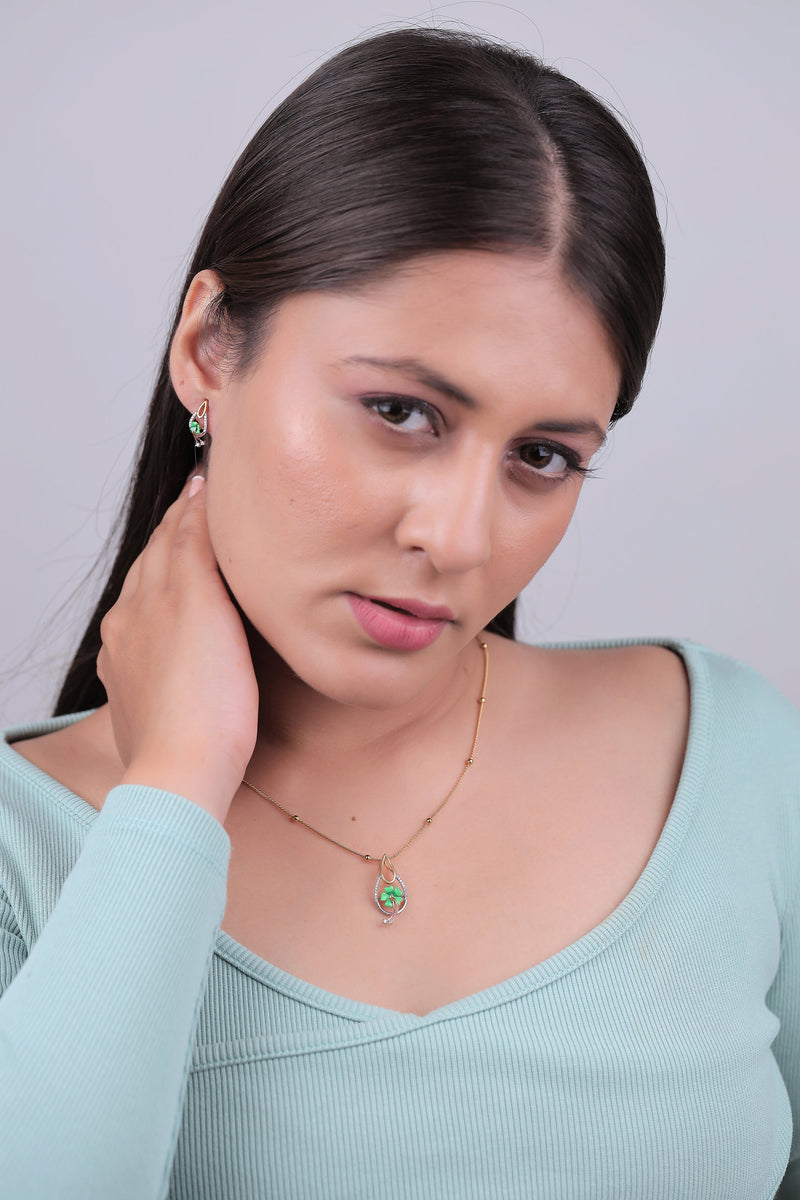 Enamel Green Four Leaf Clover Pendant Set