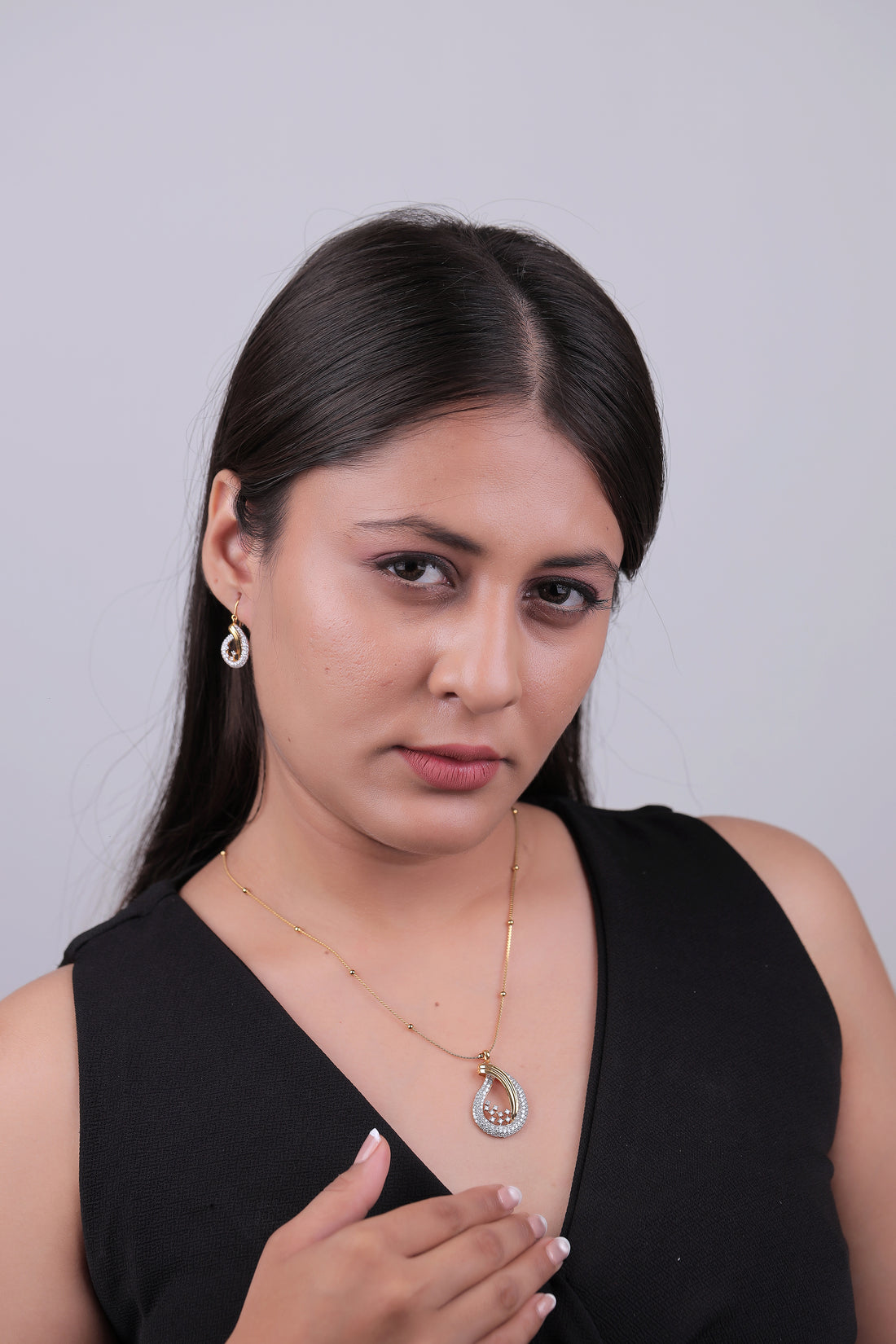 Riaagh Swirl Drop Earring