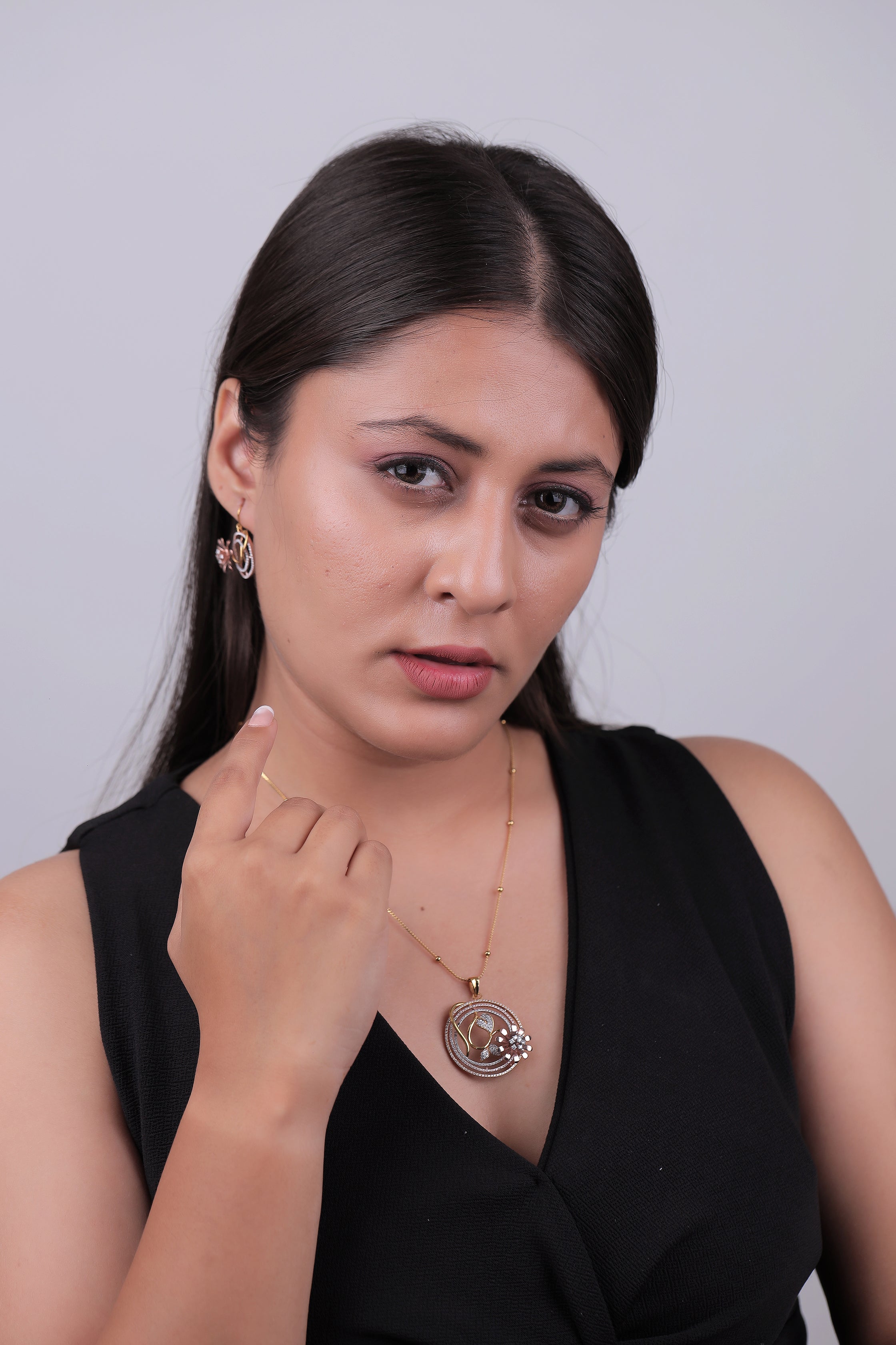 Riaagh Modern Abstract Flower & Swirl Diamond Pendant Set