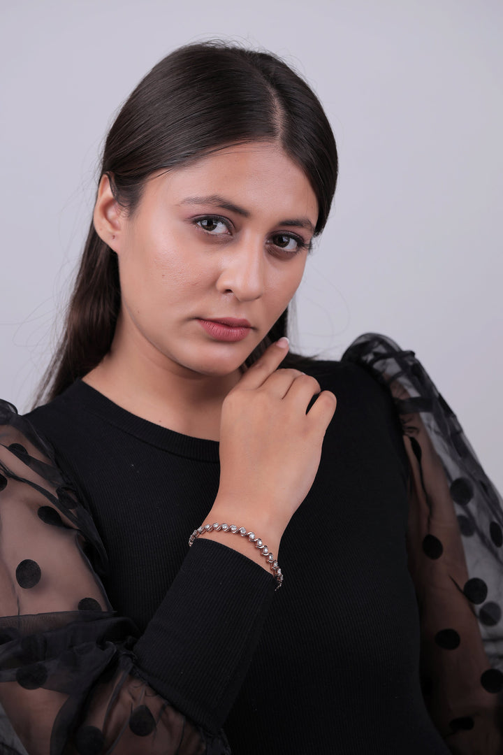 Riaagh Wave Link Tennis Bracelet