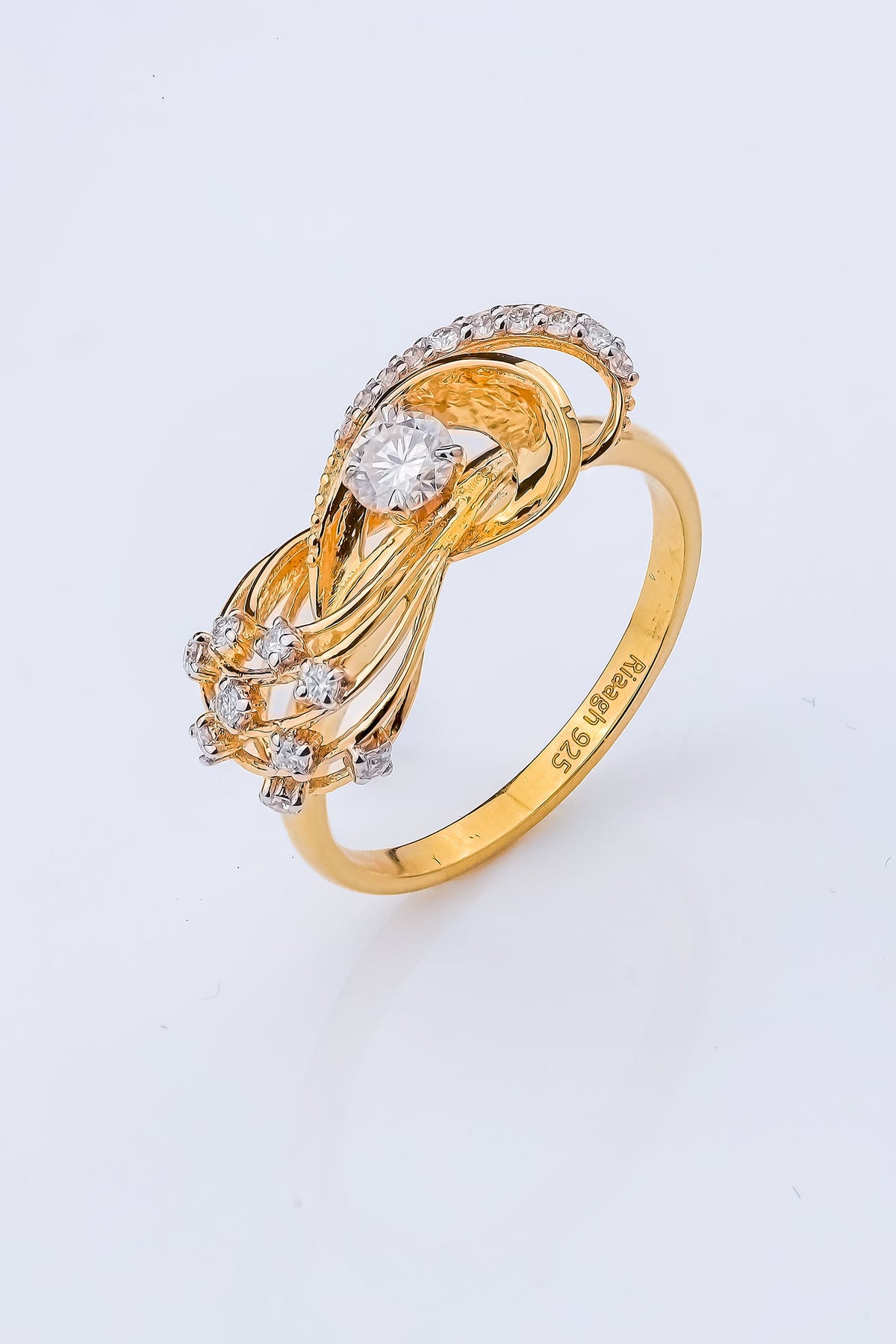 Swirl Design Diamond Ring