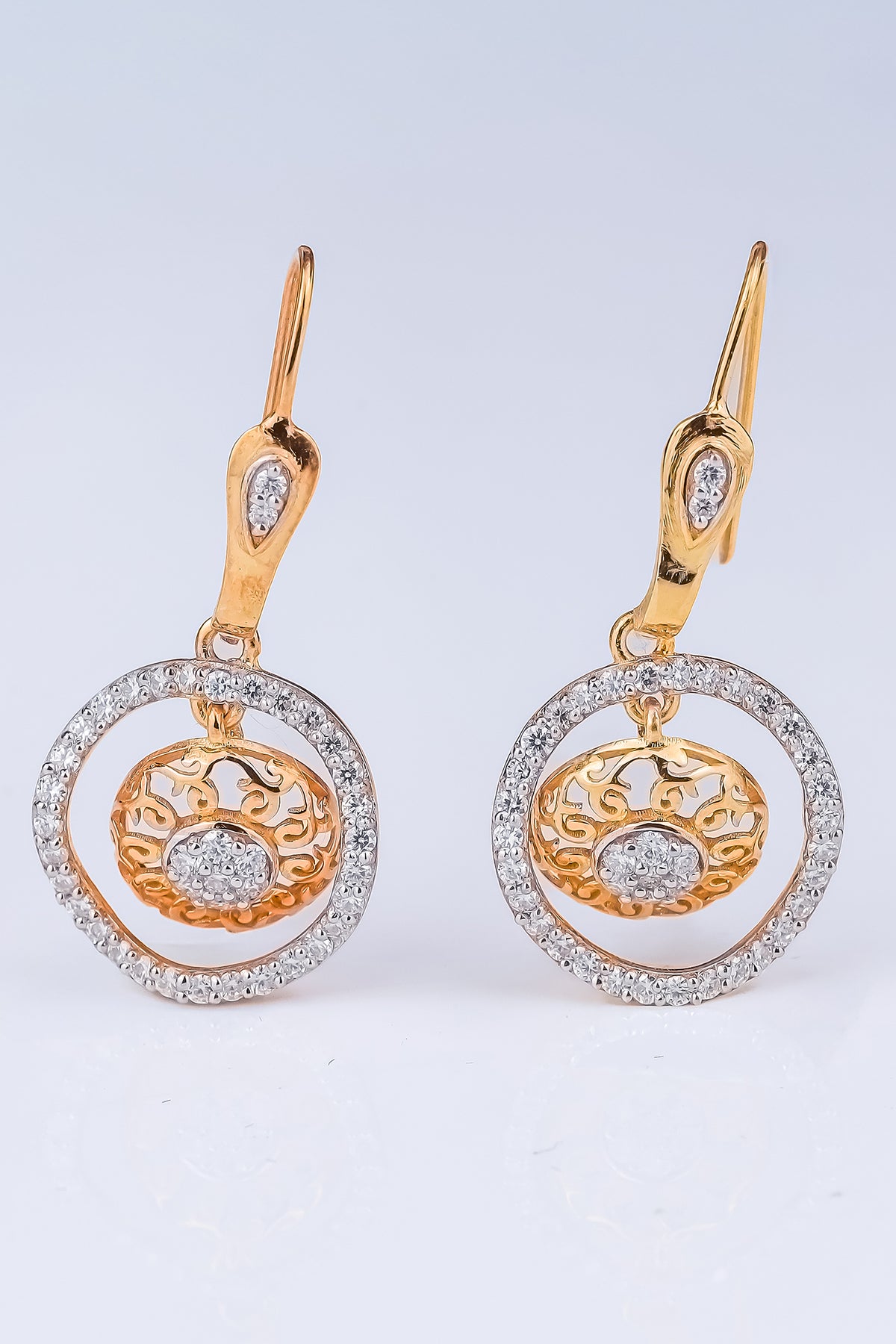 Openwork Halo Border Earring