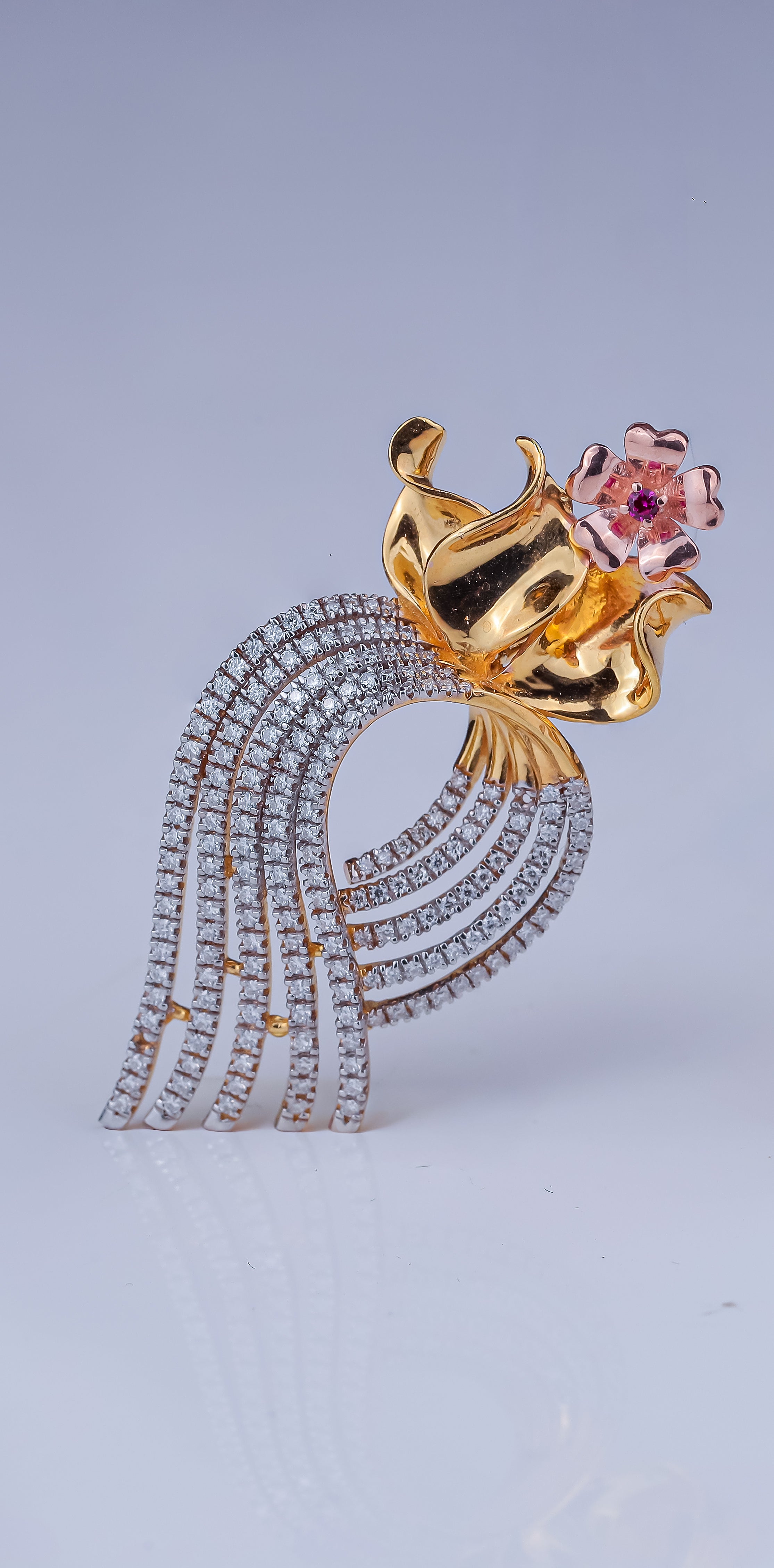 Riaagh Royal Flower Diamond Basket Tassel Pendant Set