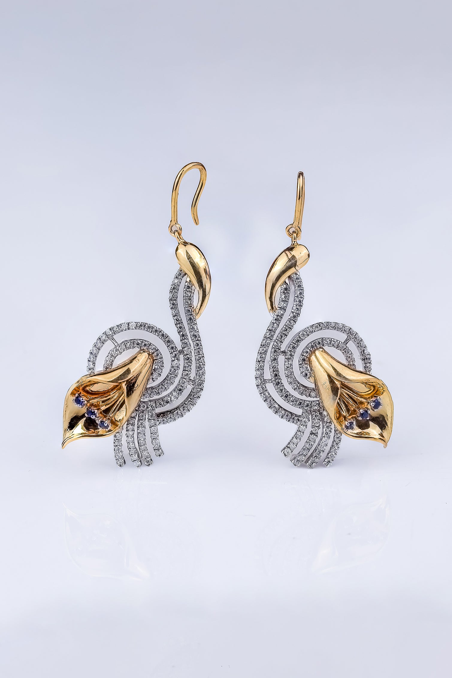 Riaagh Contemporary Diamond River Pendant Set