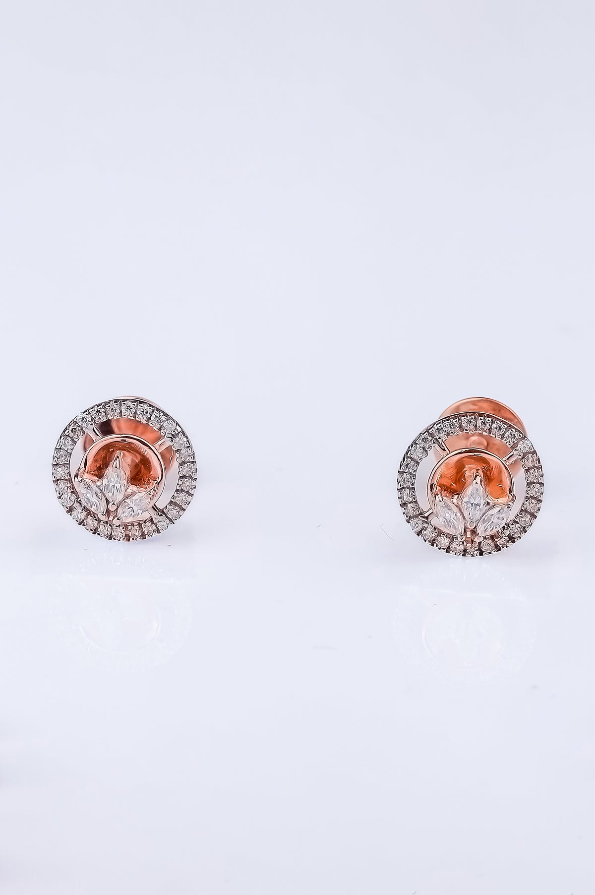 Intricate Leaf Marquise Diamond Pendant Set