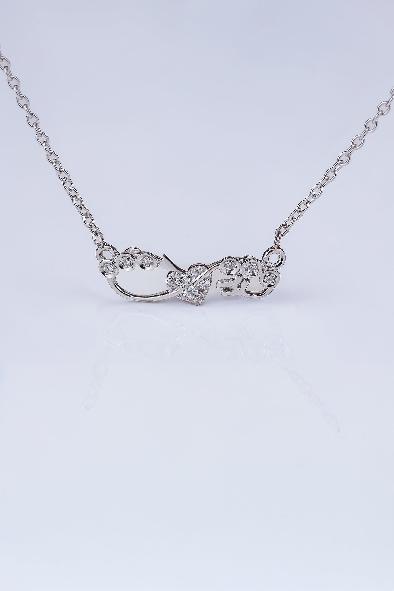 Classic Arrow & Heart Infinite Pendant